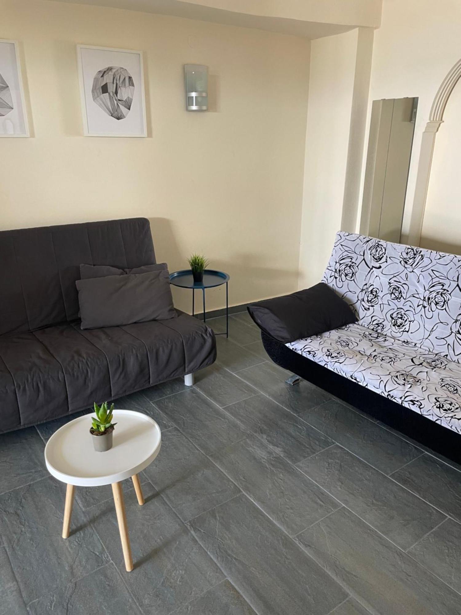 Sea La Vie - Beachfront Retreat Lutráki Kültér fotó